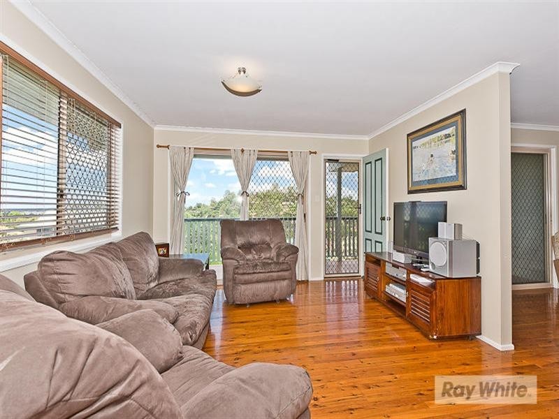 8 Atoll Crescent, Eatons Hill QLD 4037