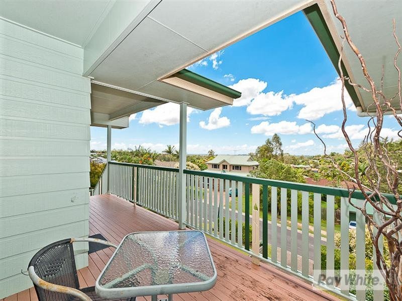 8 Atoll Crescent, Eatons Hill QLD 4037