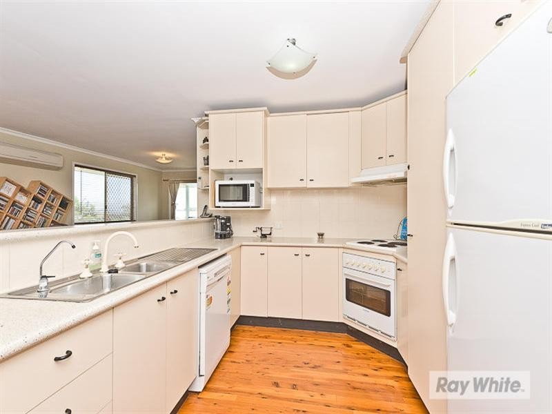 8 Atoll Crescent, Eatons Hill QLD 4037