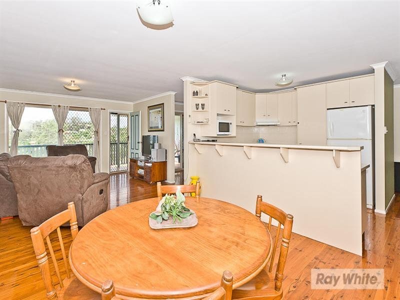 8 Atoll Crescent, Eatons Hill QLD 4037