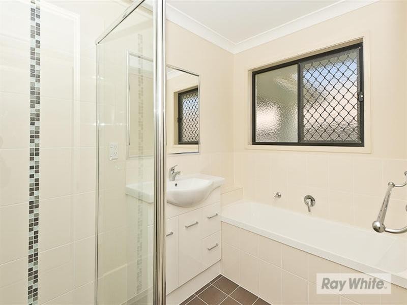 4 Castlewellan Circuit, Warner QLD 4500