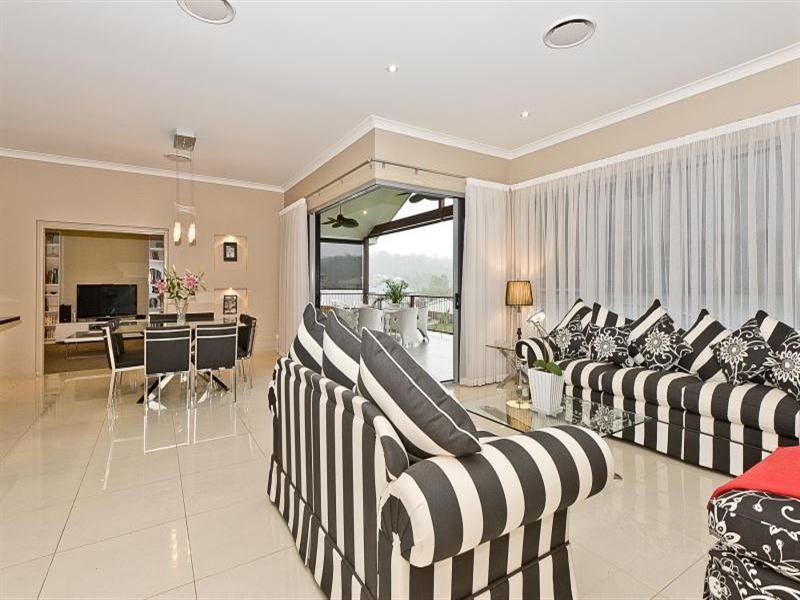 18 Louise Court, Cashmere QLD 4500