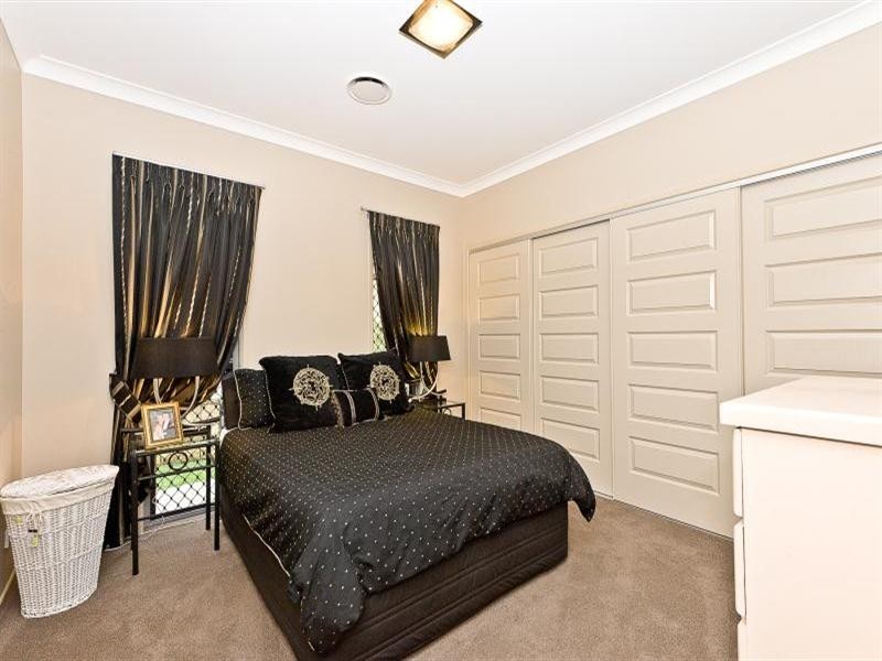 18 Louise Court, Cashmere QLD 4500