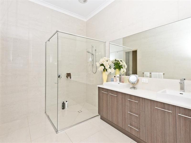 18 Louise Court, Cashmere QLD 4500