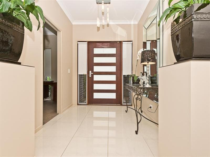 18 Louise Court, Cashmere QLD 4500