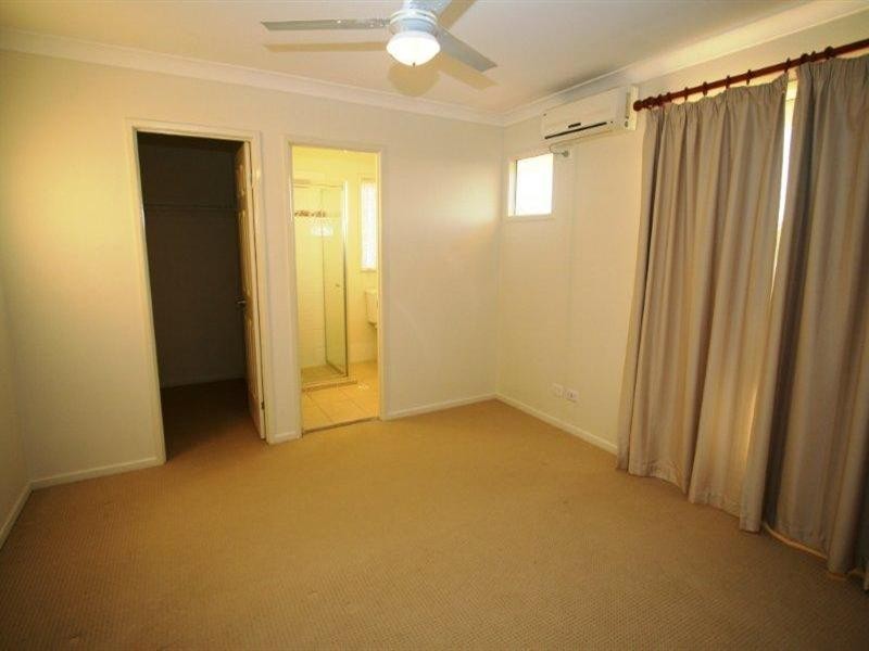 2/9 Lady Bowen Parade, Rothwell QLD 4022