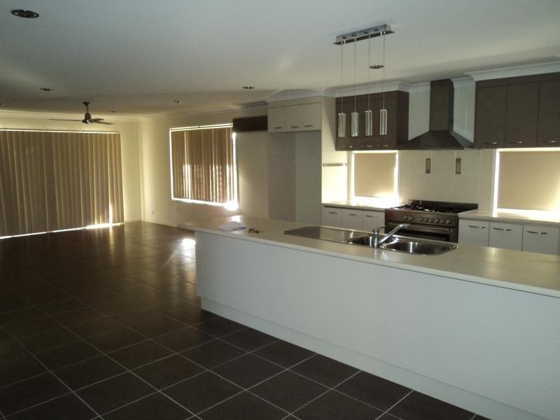 10 Taunton Street, Carseldine QLD 4034