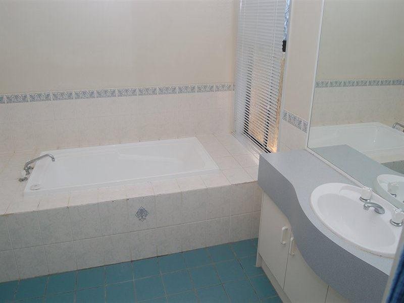 2 Carrington Place, Bridgeman Downs QLD 4035