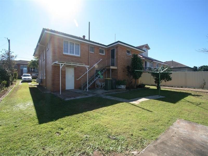 12 Parkmore Street, Boondall QLD 4034