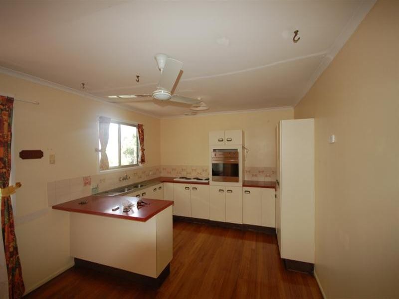 8 Arunga Street, Petrie QLD 4502