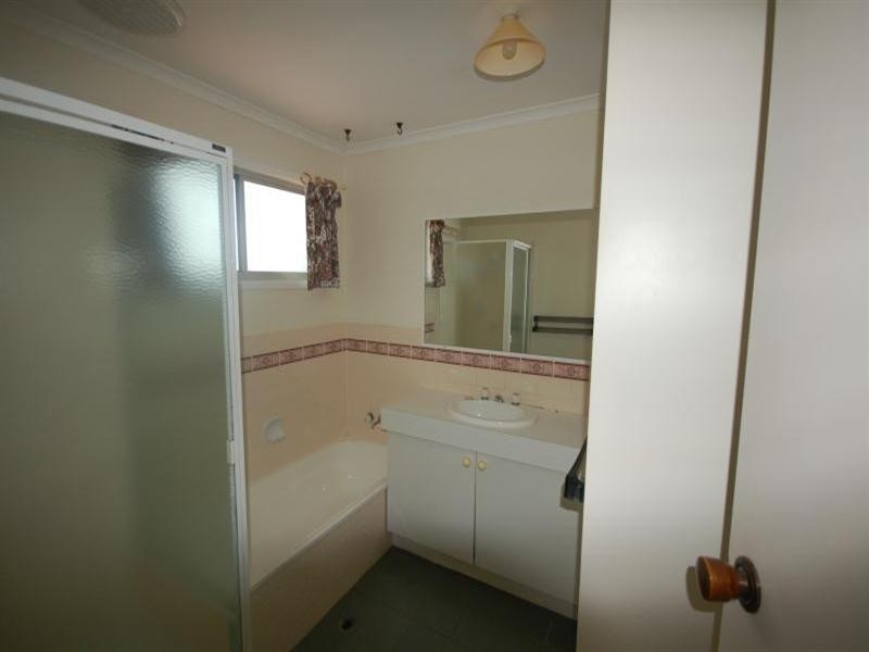 8 Arunga Street, Petrie QLD 4502