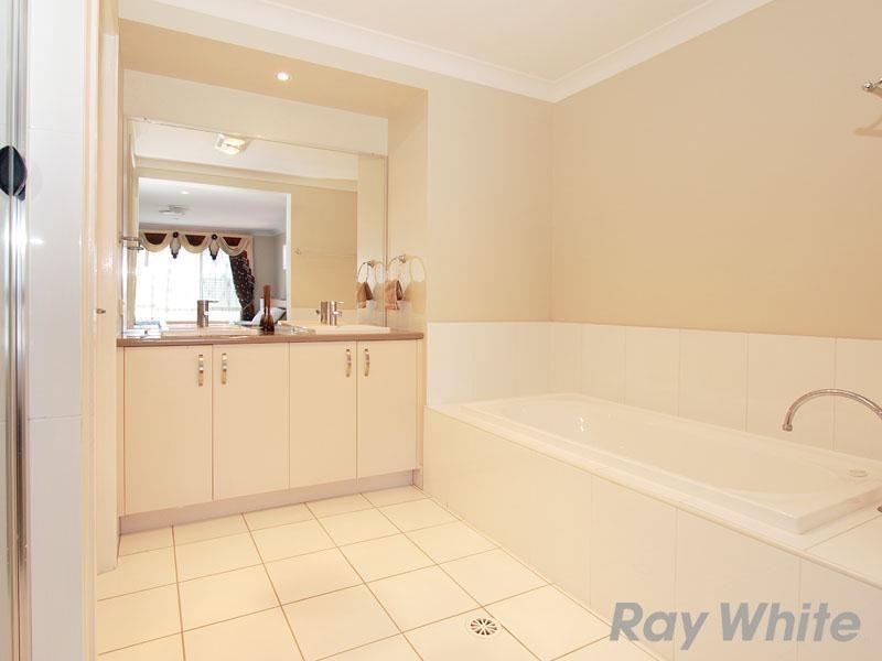 23 Apulia Place, Bridgeman Downs QLD 4035