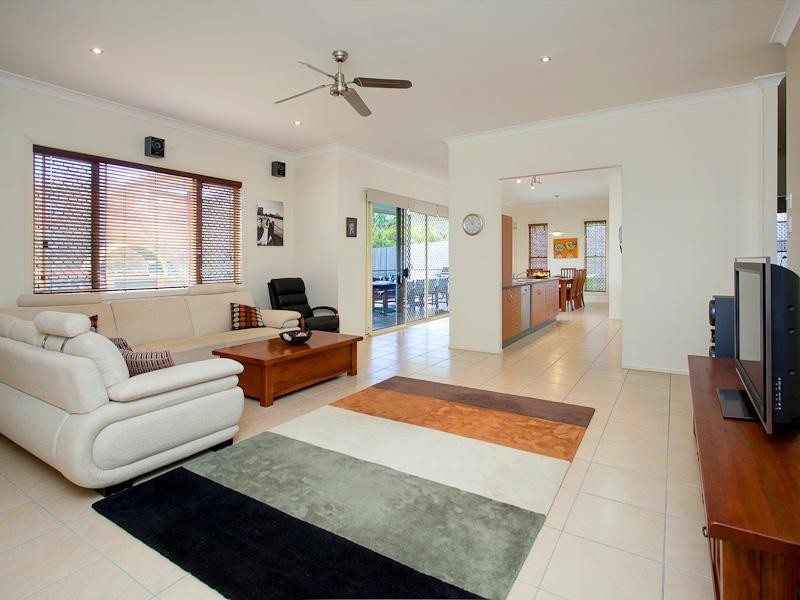 5 Diorama Court, Eatons Hill QLD 4037