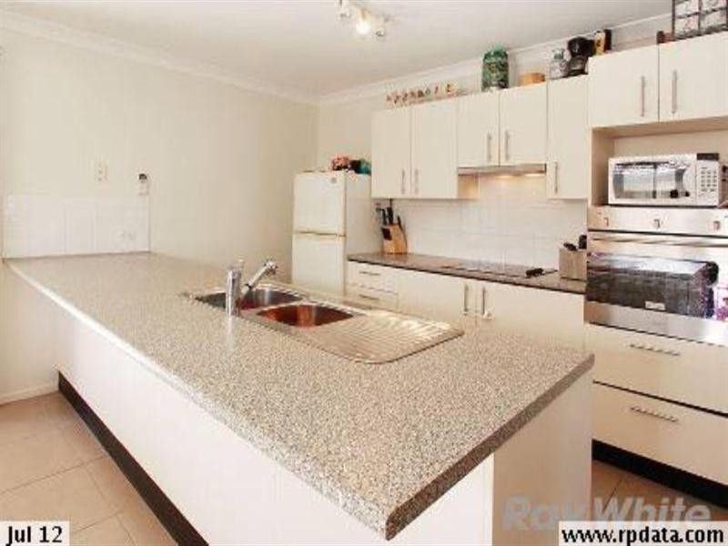 1/9 Lady Bowen Parade, Rothwell QLD 4022