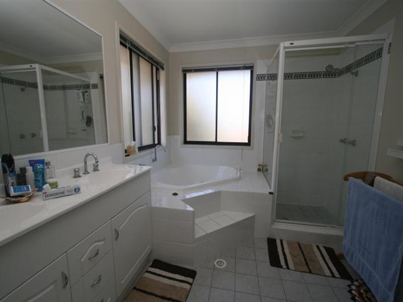 161 Saturn Crescent, Bridgeman Downs QLD 4035