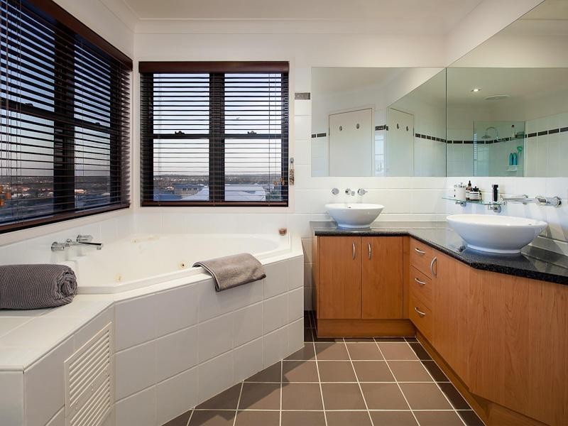 28 Talisman Court, Eatons Hill QLD 4037