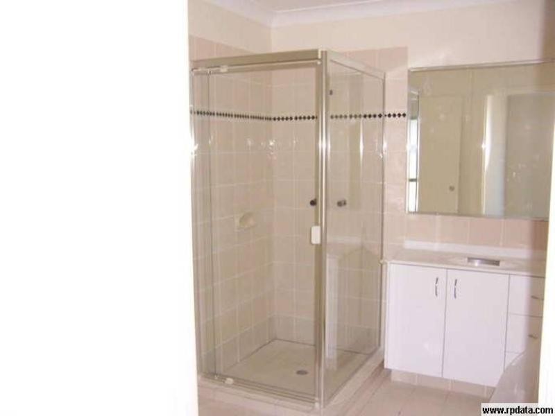 2/34 Billinghurst Crescent, Upper Coomera QLD 4209