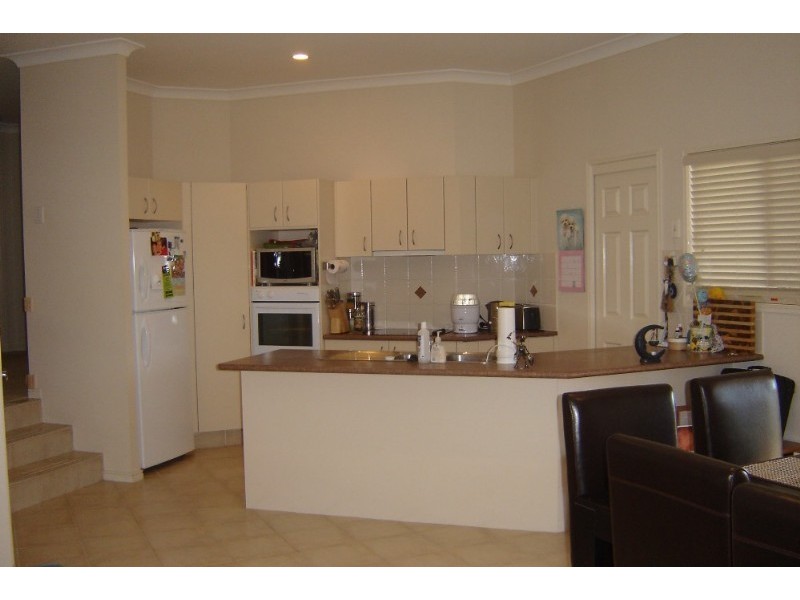 12 Finnin Court, Maudsland QLD 4210
