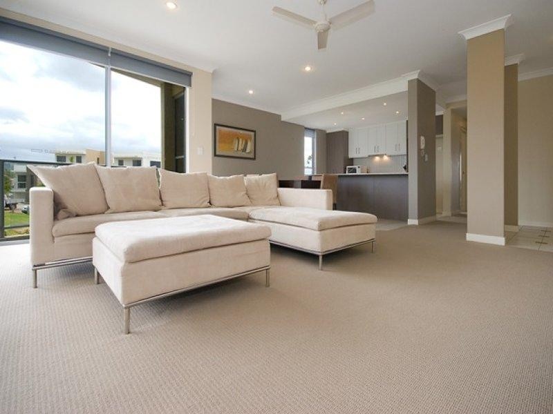 15/1 St Paul Crescent, Varsity Lakes QLD 4227