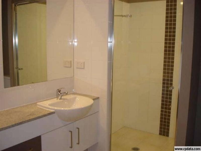 15/1 St Paul Crescent, Varsity Lakes QLD 4227