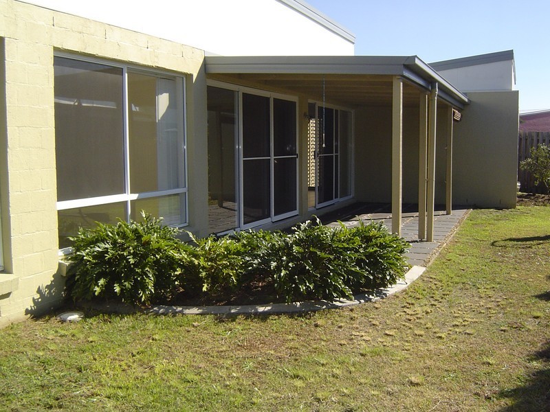 5 Ridgewood Close, Pacific Pines QLD 4211
