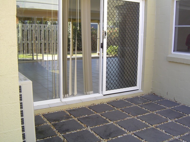 5 Ridgewood Close, Pacific Pines QLD 4211