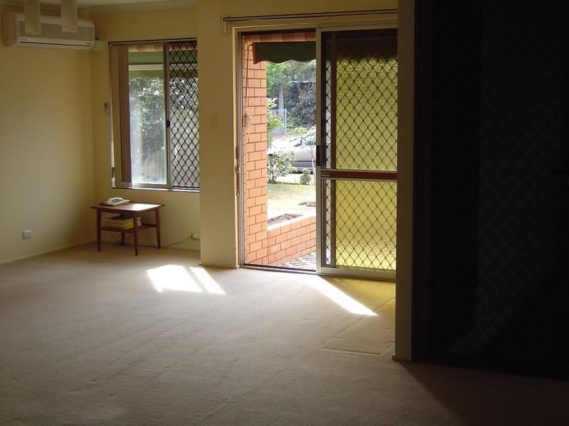 20 Alec Avenue, Mermaid Waters QLD 4218