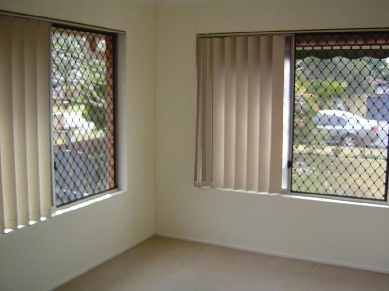 20 Alec Avenue, Mermaid Waters QLD 4218