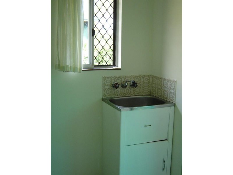 20 Alec Avenue, Mermaid Waters QLD 4218