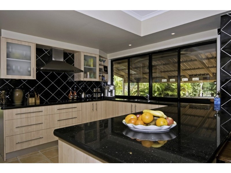 9 Katoomba Court, Helensvale QLD 4212