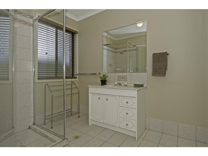 9 Katoomba Court, Helensvale QLD 4212