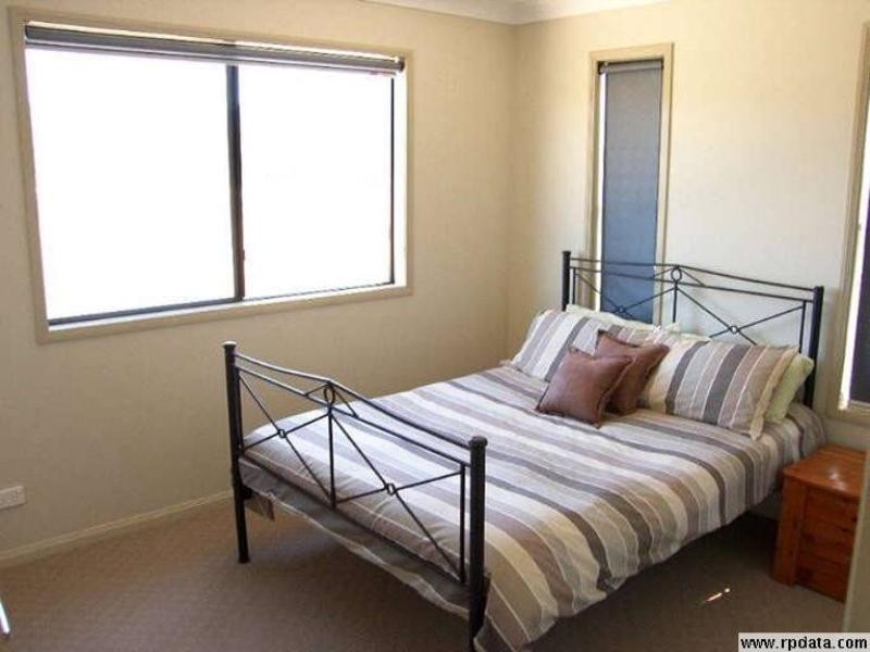 15 Gerard Street, Pacific Pines QLD 4211