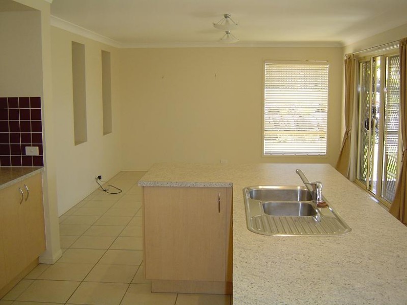 28 Carmarthen Circuit, Pacific Pines QLD 4211