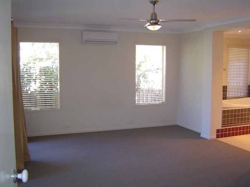 28 Carmarthen Circuit, Pacific Pines QLD 4211