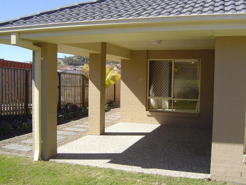 28 Carmarthen Circuit, Pacific Pines QLD 4211