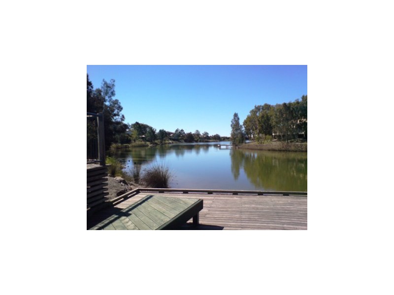 3 Comore Drive, Varsity Lakes QLD 4227