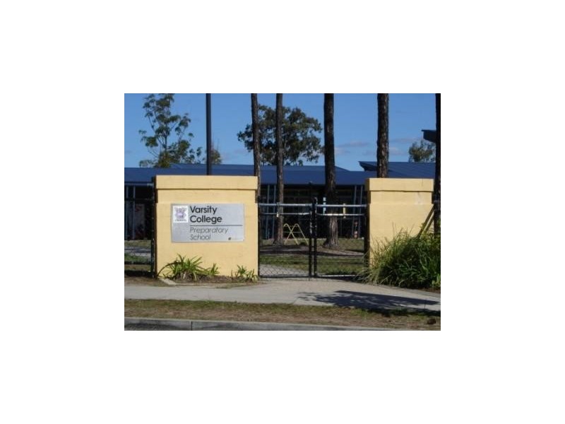 3 Comore Drive, Varsity Lakes QLD 4227