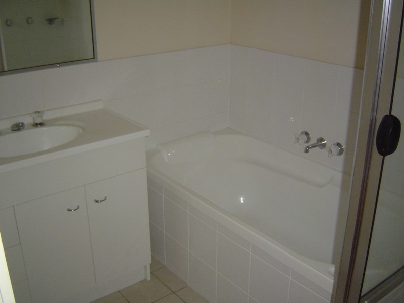 28/13 Hervey Street, Pacific Pines QLD 4211