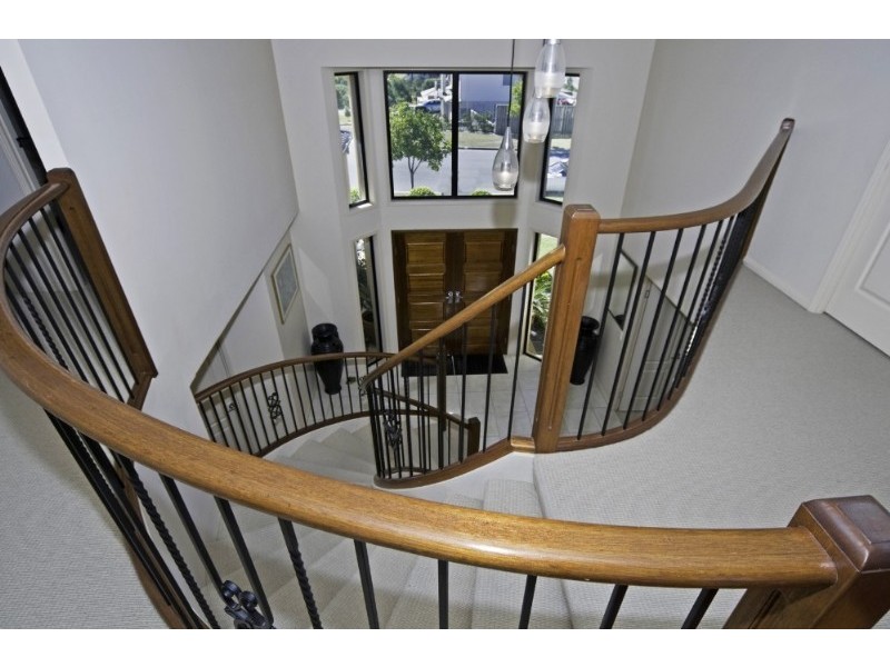 8 Blackheath Terrace, Pacific Pines QLD 4211