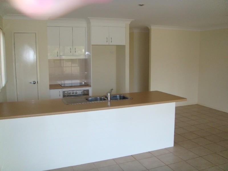 1/5 Schmarr Avenue, Upper Coomera QLD 4209