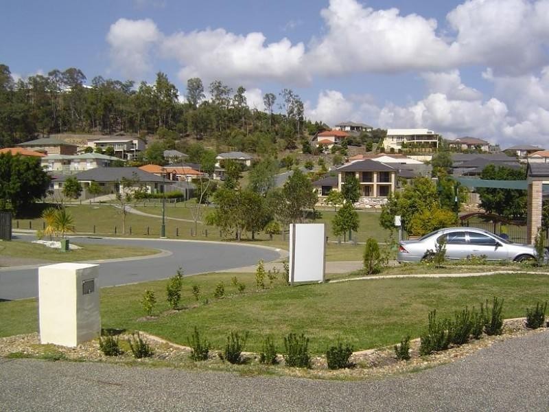 4 Fainter Court, Pacific Pines QLD 4211