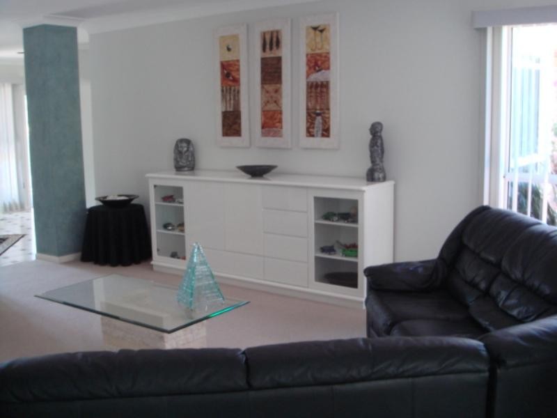 48 Watford Crescent, Molendinar QLD 4214