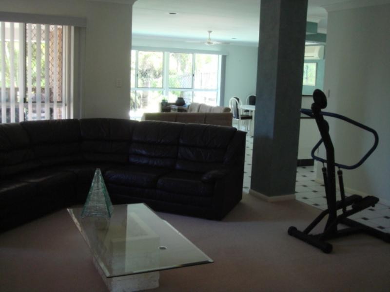 48 Watford Crescent, Molendinar QLD 4214