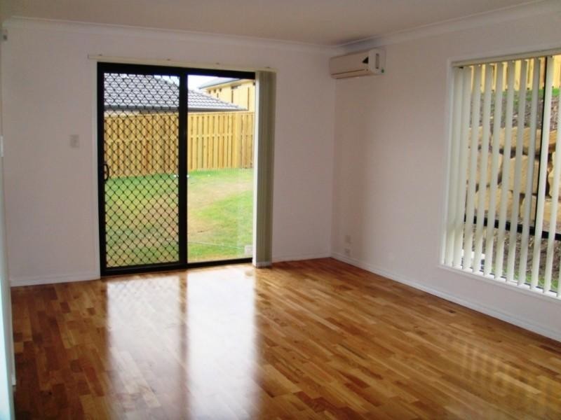 15 Chesterton Street, Pacific Pines QLD 4211