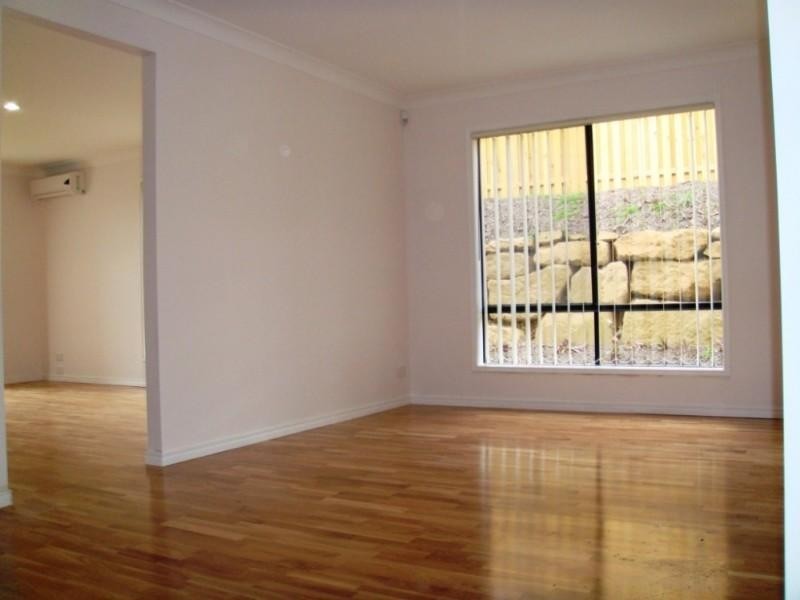 15 Chesterton Street, Pacific Pines QLD 4211