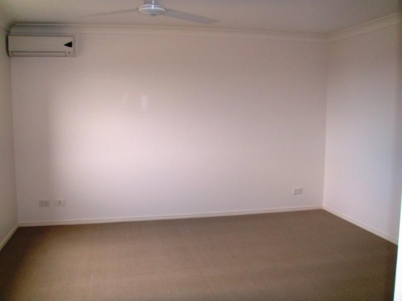 15 Chesterton Street, Pacific Pines QLD 4211