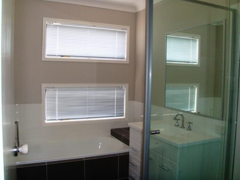 15 Chesterton Street, Pacific Pines QLD 4211