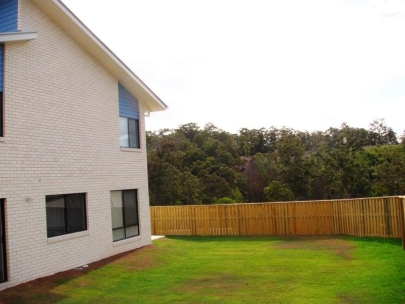 15 Chesterton Street, Pacific Pines QLD 4211