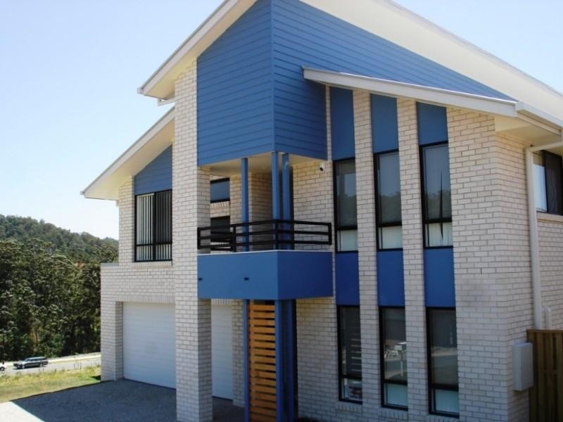 15 Chesterton Street, Pacific Pines QLD 4211