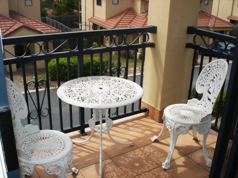 Pacific Pines QLD 4211